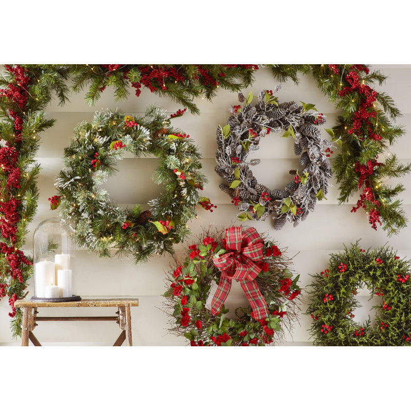 Faux Berry Plastic 20'' Wreath