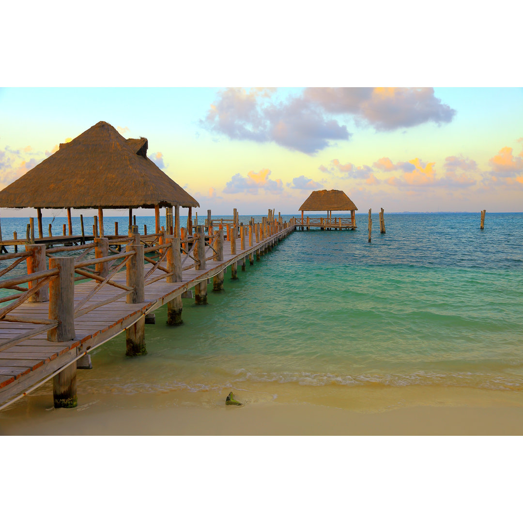 Cancun Beach von Agustavop - Kunstdrucke auf Leinwand