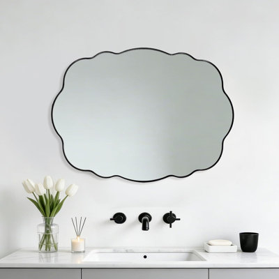 Miroir mural ovale mat noir-ondulé de 26 po x 38 po pour salle de bain, salon et entrée, fixation murale en acier inoxydable antirouille horizontale ou verticale