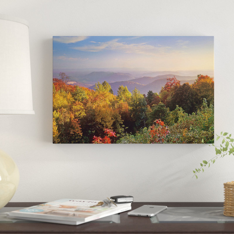 «Decidous Forest in Autumn, Blue Ridge Mountains from Doughton Park, North Carolina» par Tim Fitzharris - reproduction d'art sur toile tendue