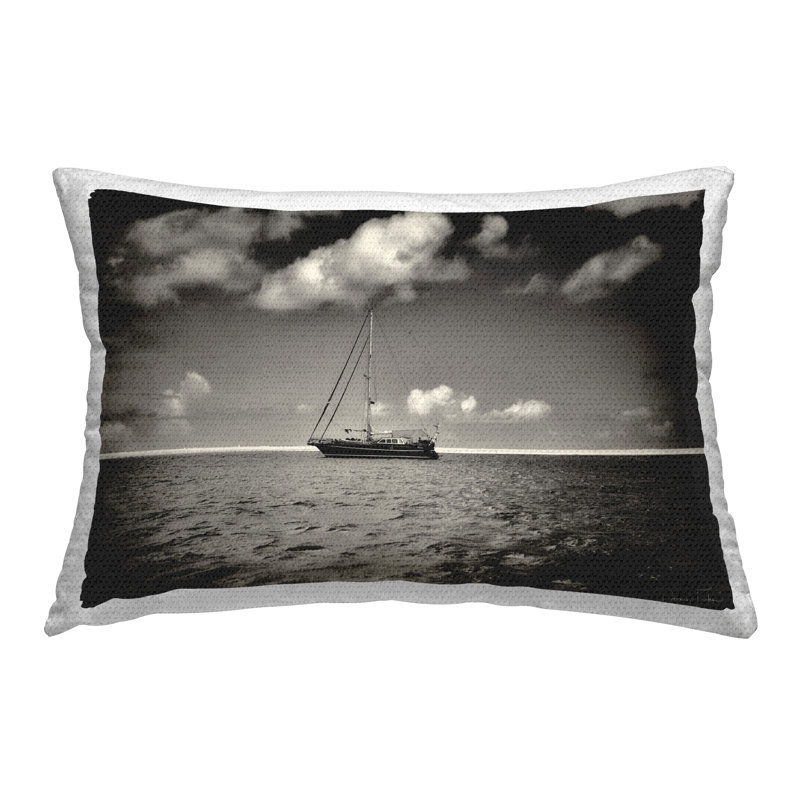 Coussin décoratif extérieur Clouds Over Big Ship par Dennis Frates