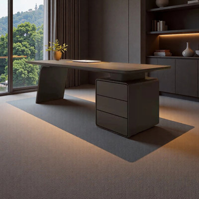 Bureau d'ordinateur moderne et luxueux