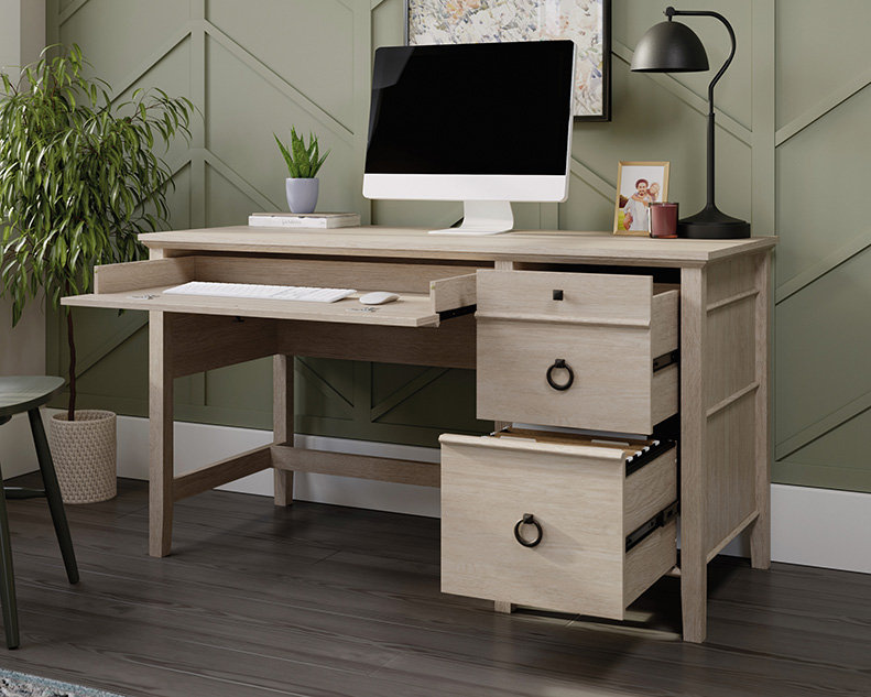 Single Pedestal Desk in Cascade Oak