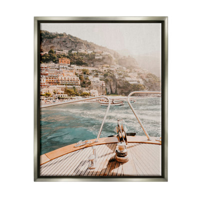 «Boating Coastal Seaside Town Buildings Floater» par Krista Broadway