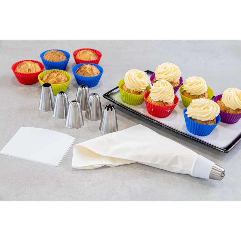 Sweetly Does It Icing Set with Nylon Bag Seven Nozzles and Icing Comb