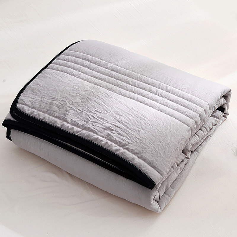Couverture courte courte Kondieu Summer Cool convient aux dormeurs chauds et aux chandails de nuit.