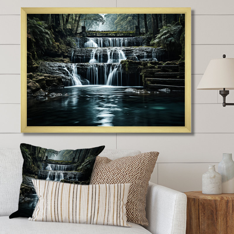 Cascade éternelle I - impression sur toile, H 12 po x l 20 po x P 1 po, Cadre doré