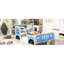 Lit plateforme bleu en forme de voiture pleine grandeur avec roulettes - Bois de pin et conception de voiture ludique-2039678459-2039678460