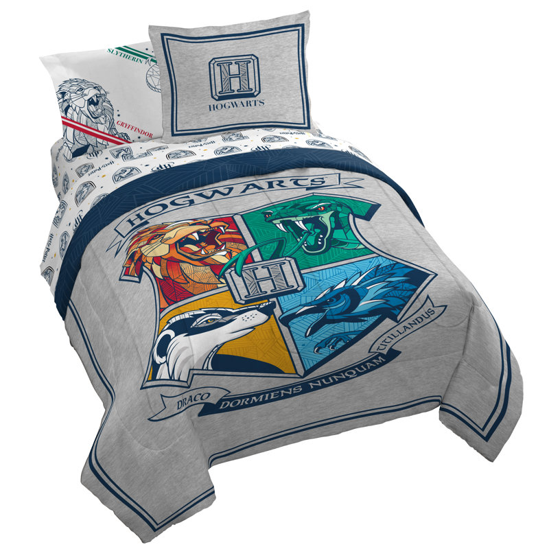 Harry Potter Stand Together Bed Set, Queen Comforter + 6 Additional Pieces