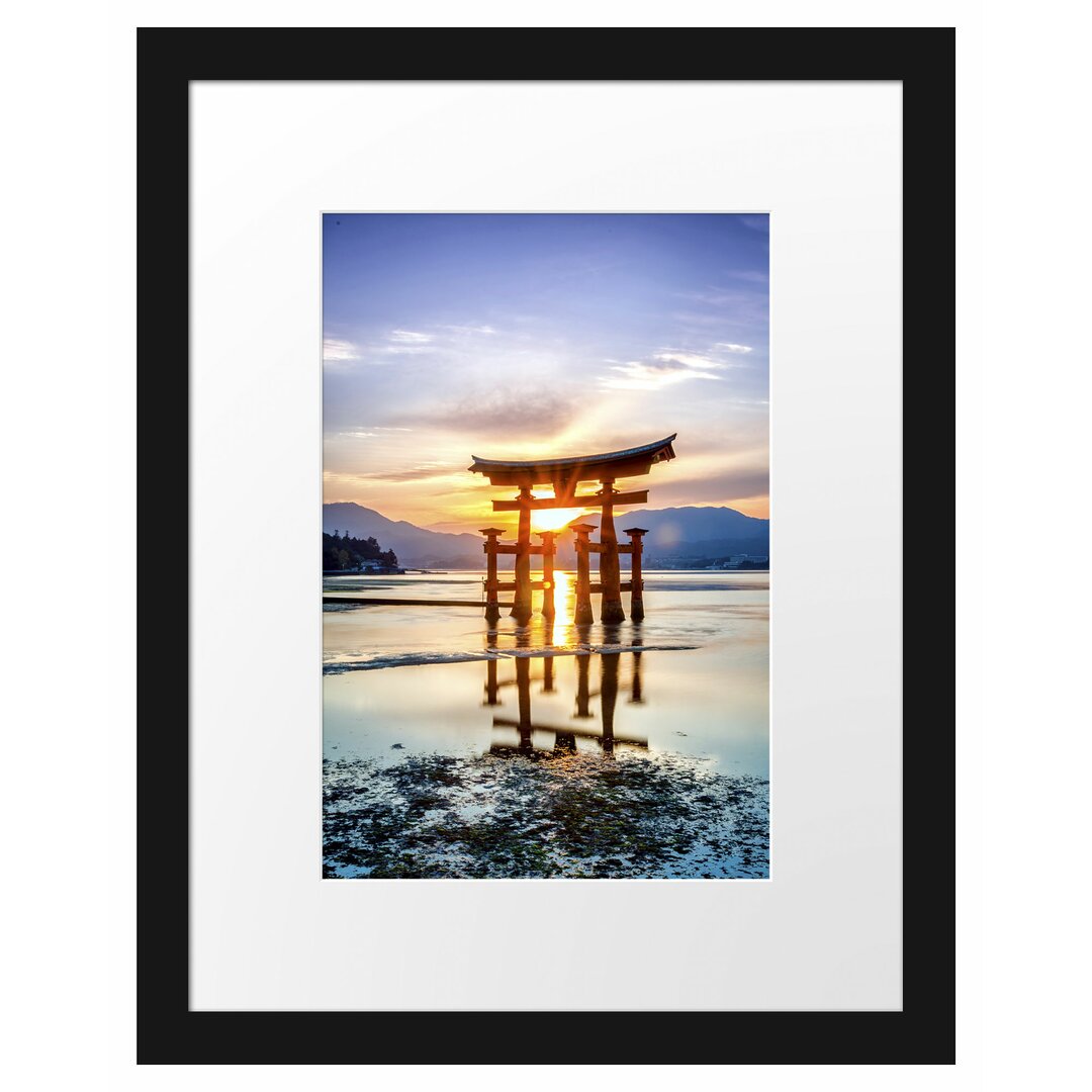 Gerahmtes Poster Torii Gate in Miyajima Japan