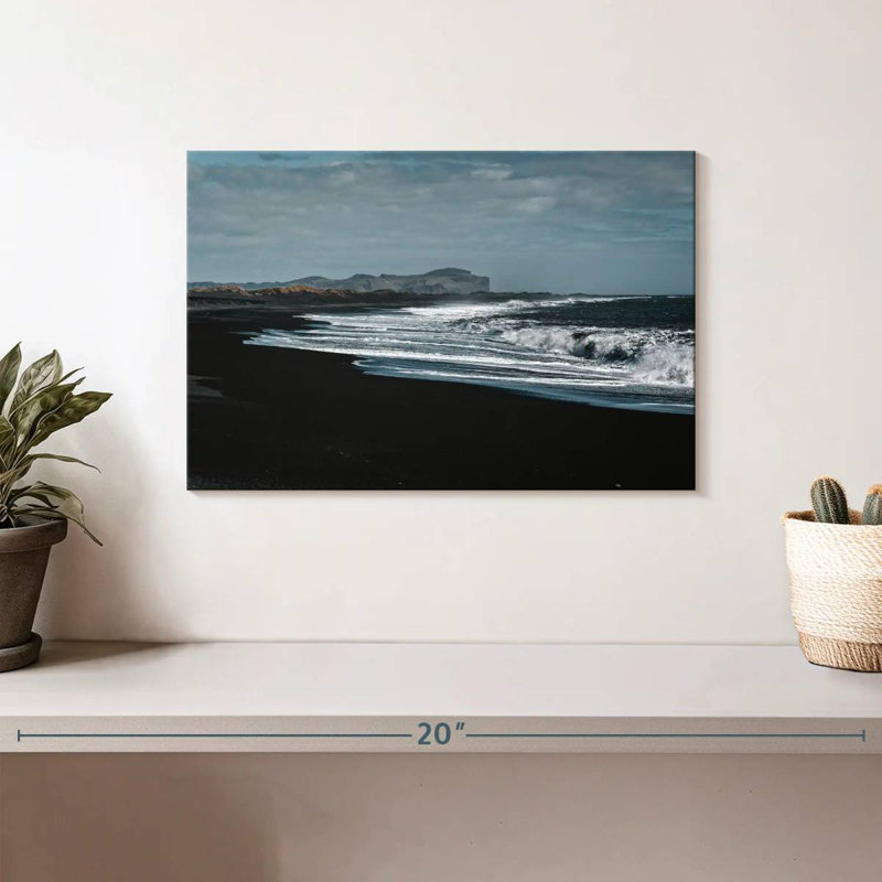 Gillard Vik Black Sand Beach