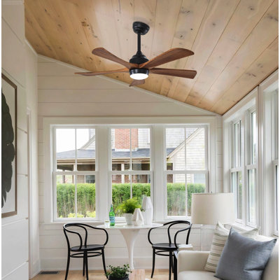 Ventilateur de plafond industriel moderne à moteur à courant continu réversible de 42 pouces à 6 vitesses avec lumières, noir mat