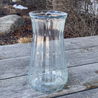 Vase en verre transparent