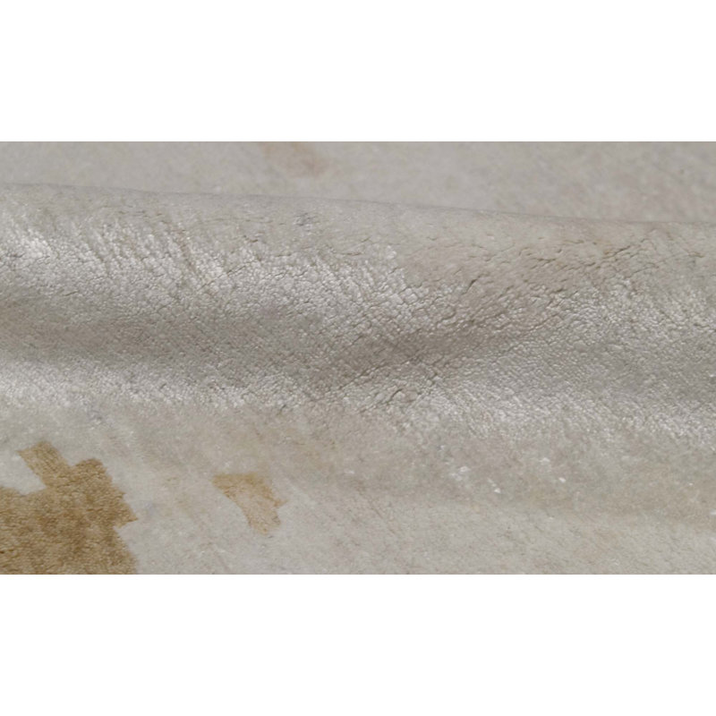 Area Rug in White/Rust