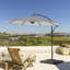 Parasol en porte-à-faux rayé de 120 po Hartt-622321686