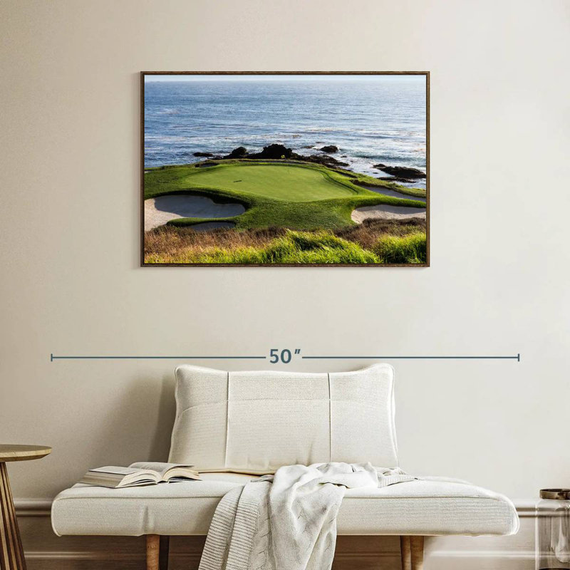 Pelouse de golf Pebble Beach, 37 po x 25 po, Floating Frame Walnut