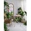 Table ronde en bois blanchi avec pattes en métal ajouré, table d'appoint monobloc, style campagnard, mobilier de salon