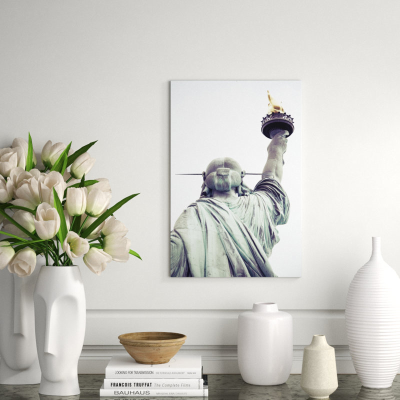 La Dame - reproduction de photo sur acrylique, H 24 po x l 16 po
