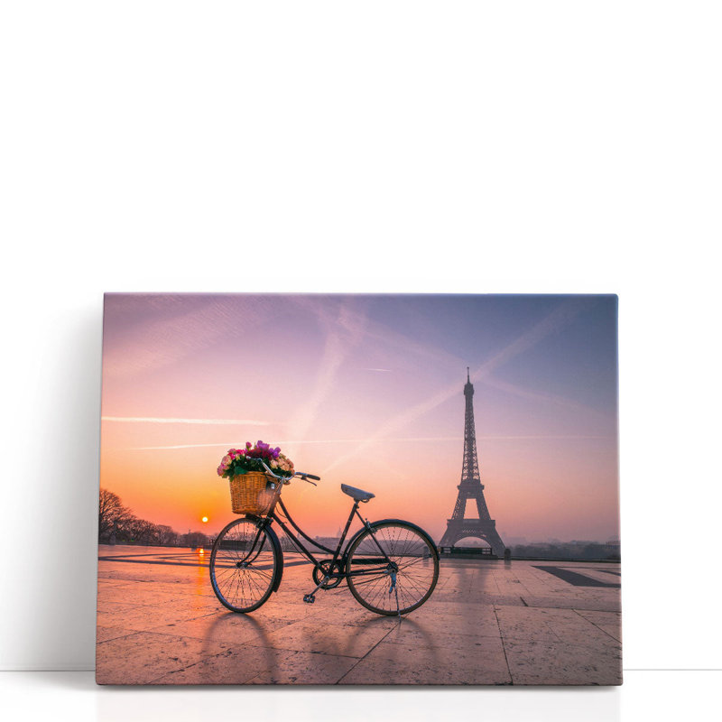 «Vélo avec un panier de fleurs, Tour Eiffel 2», reproduction d'art sur toile, H 45 po x l 60 po