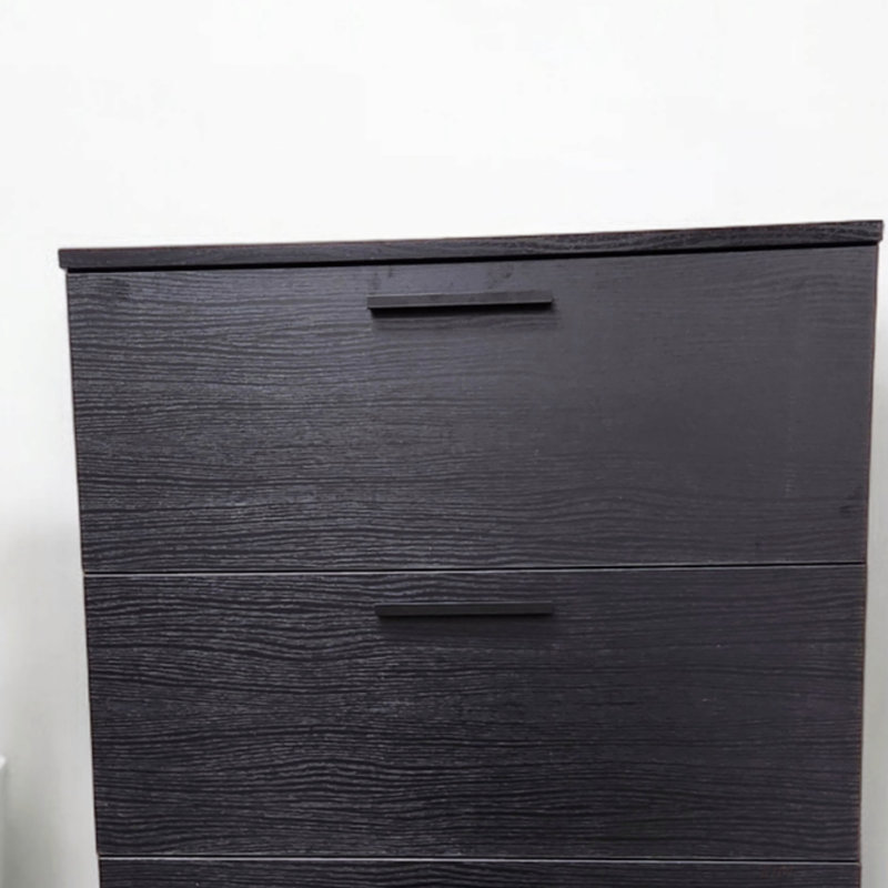 Commode à quatre tiroirs Oliver
