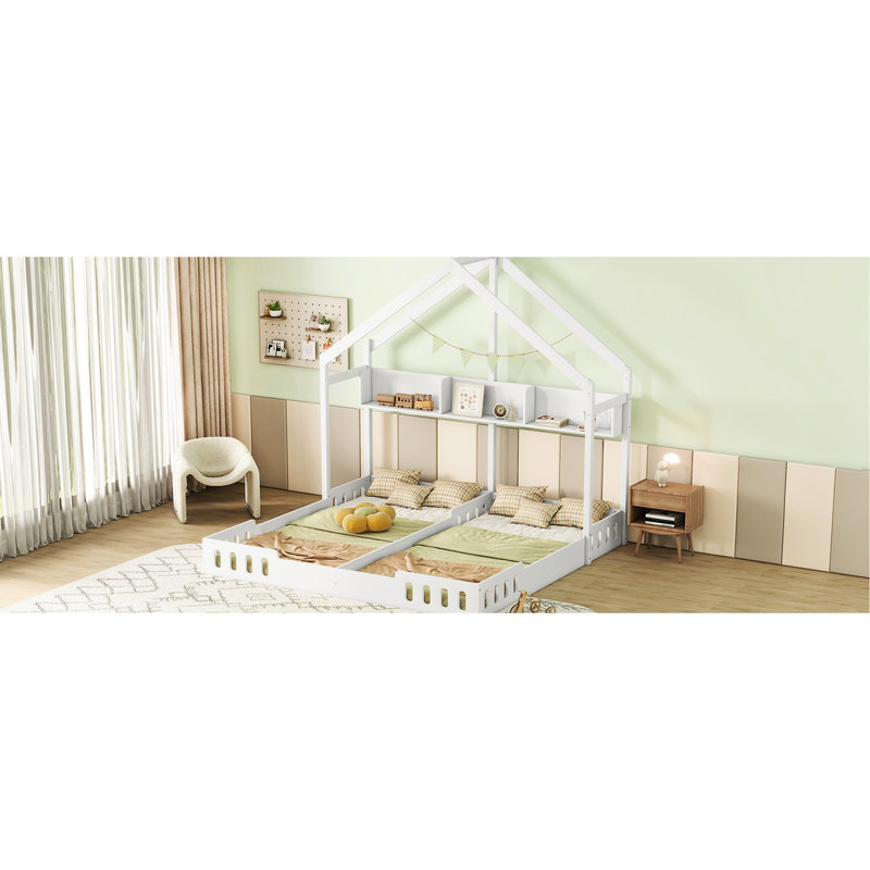 Lits plateforme simples blanc crème avec garde-corps et tablettes polyvalentes