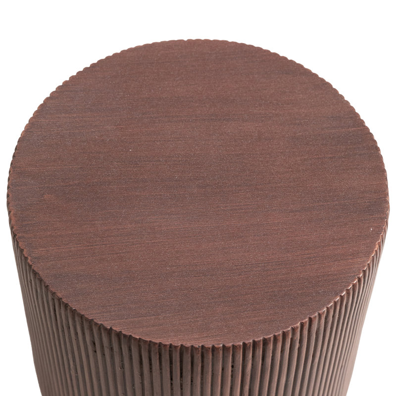Table d'appoint ronde en fibre de 14 po Biddlesden avec motif nervuré - Table d'appoint intérieure / extérieure pour patio, salon ou chambre à coucher