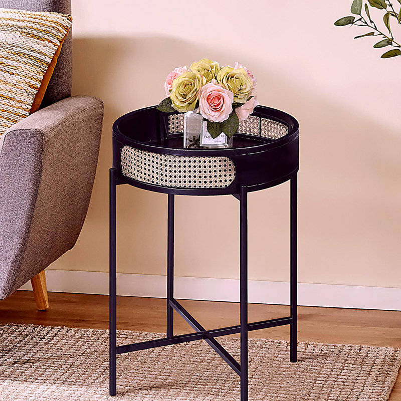 Table d'appoint noire avec plateau
