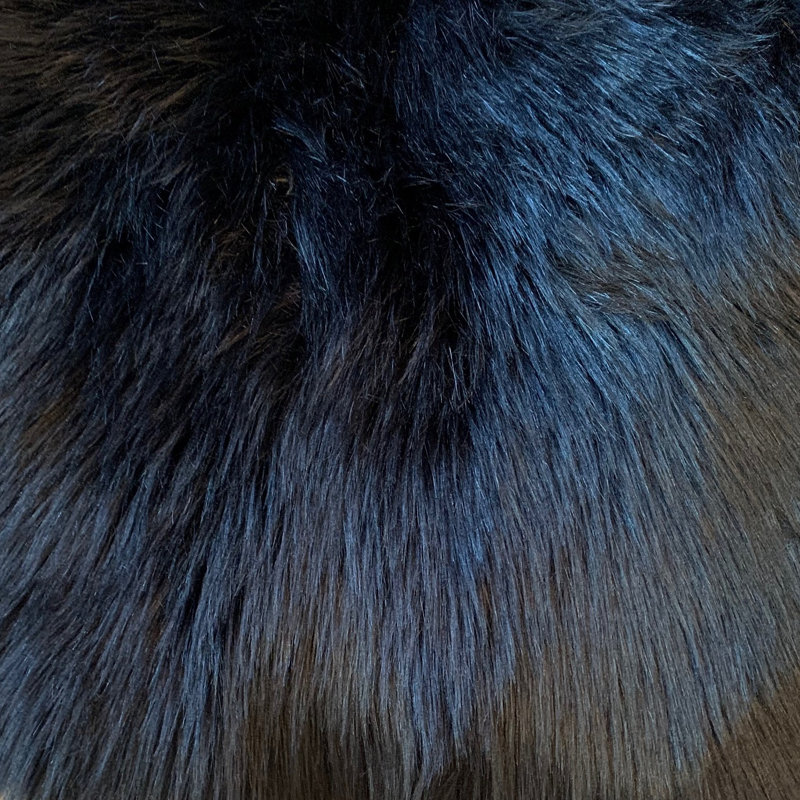 Tapis noir en peau de mouton Amaranta, Nouveauté 3 pi 6 po x 5 pi 6 po