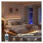 Structure de lit flottant pour grand lit avec lumières DEL et station de charge - Structure de lit tapissier en velours avec tête de lit cachée, sans sommier tapissier, structure de lit beige moderne