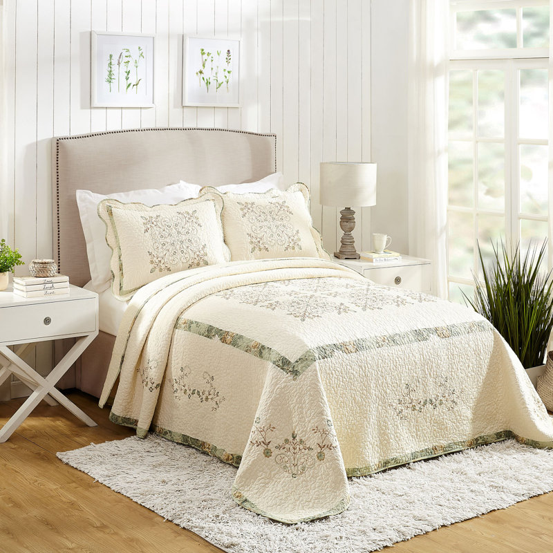Vintage Treasure Embroidered Single Quilted Bedspread (shams sold separately), Queen