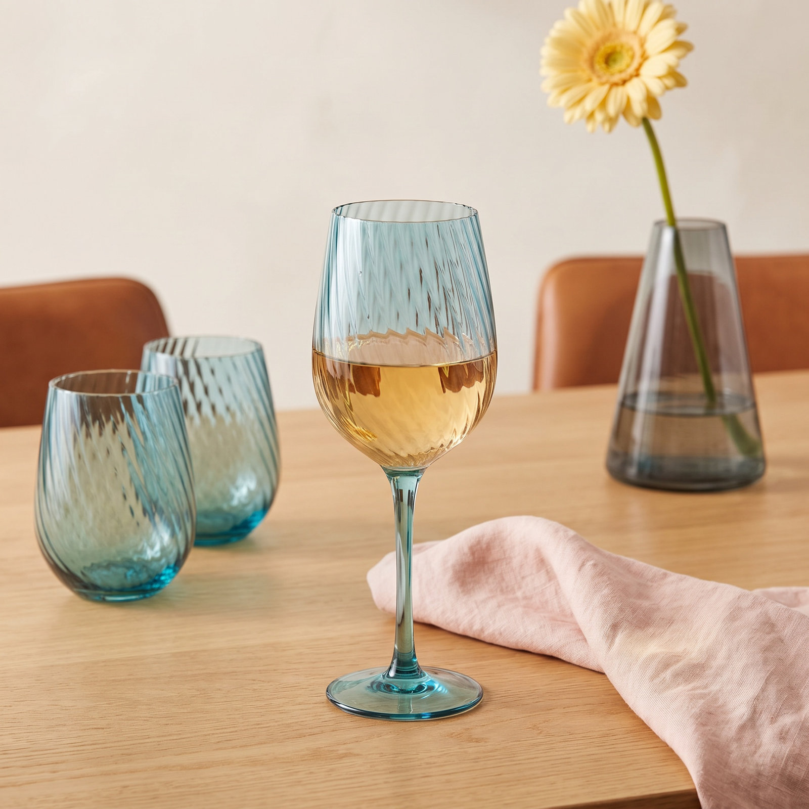 Bonnie White Wine Glass, Blue