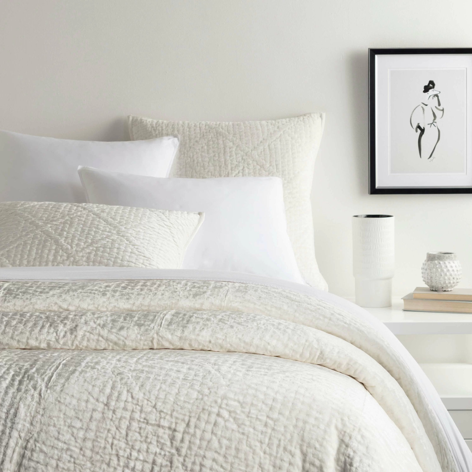 Parisienne Velvet Quilt, Dove White, King Quilt