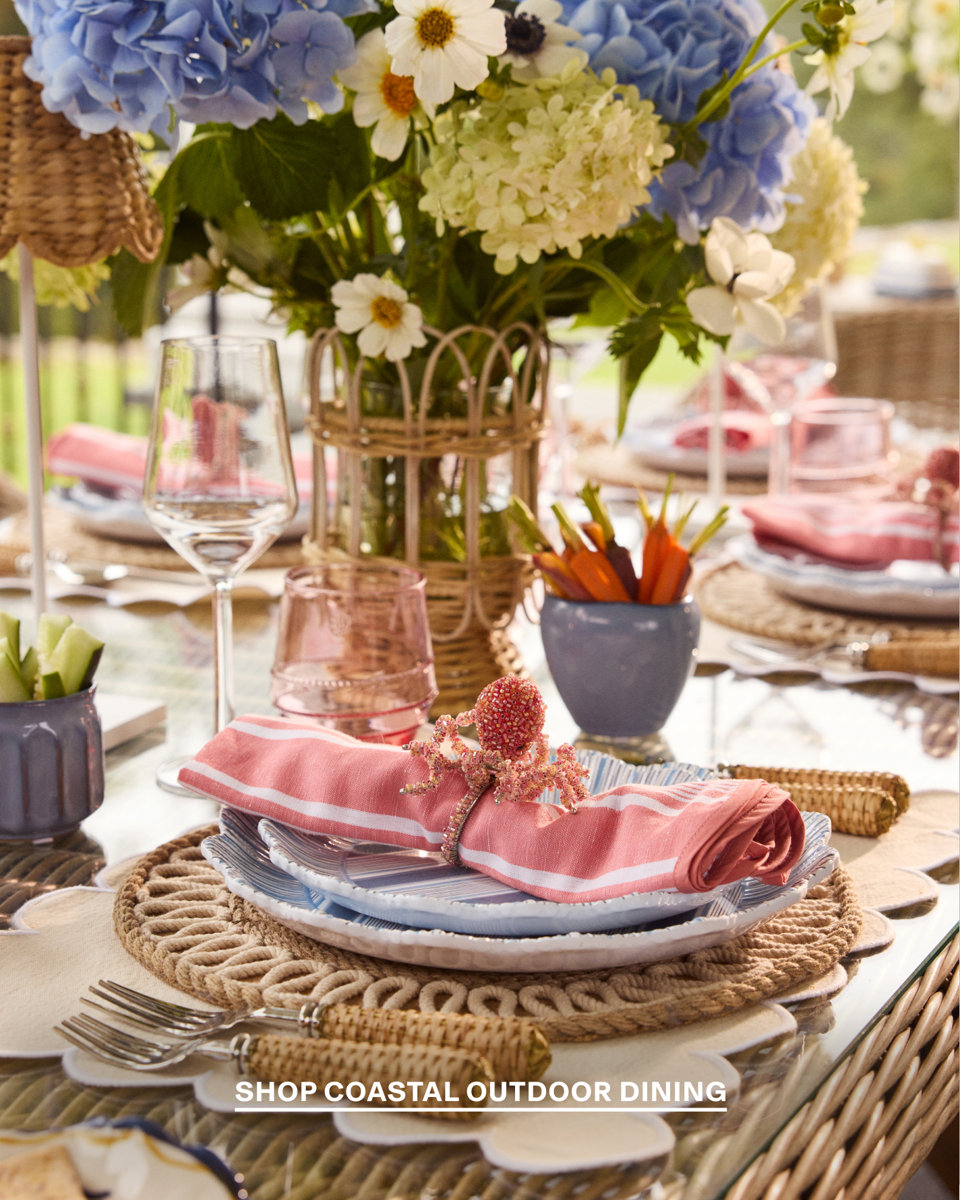 Coastal Outdoor Dining