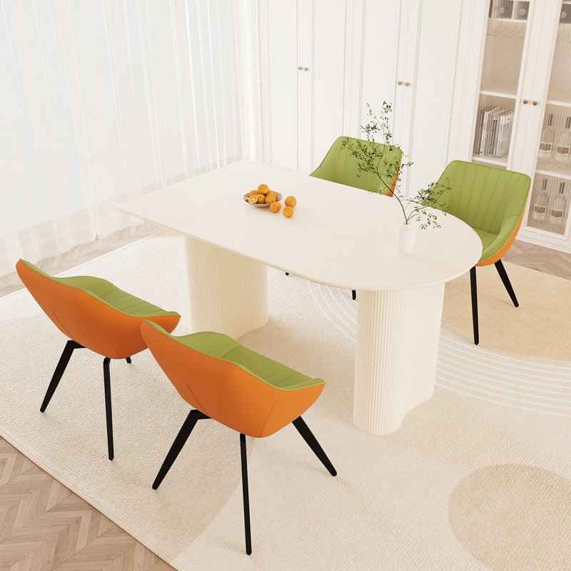 Élégante table de salle à manger en panneau de fibres à densité moyenne crème avec chaises en polyuréthane vert, Blanc/vert