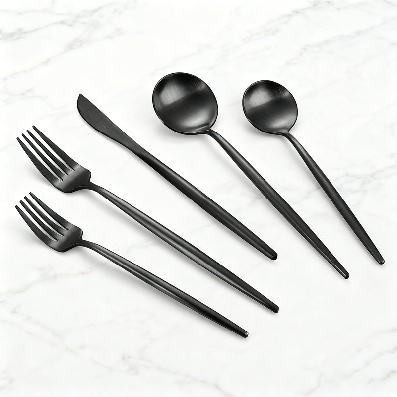Ensemble de couverts 20 pièces noir mat pour 4, argenterie en acier inoxydable avec finition satinée, ensemble de cuillères à fourchette à couteaux allant au lave-vaisselle pour la maison et le restaurant
