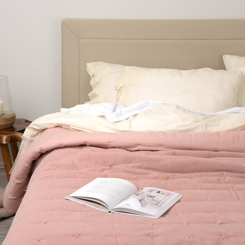 Gamora Velvet Quilt, Pink, Twin Quilt
