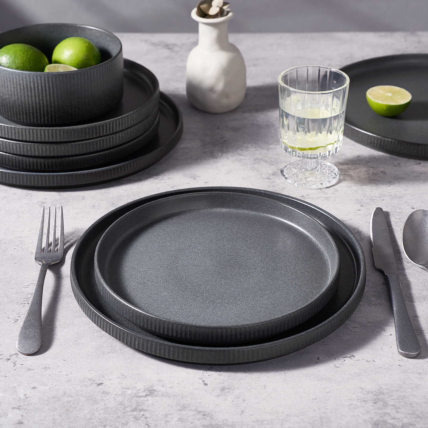 Azal 10" Dinner Plate, Matte Dark Charcoal