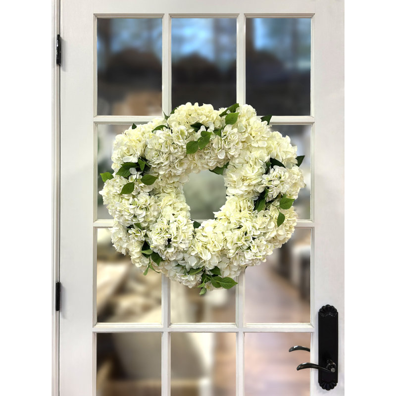 26" Assorted Hydrangea Wreath With Buds, White