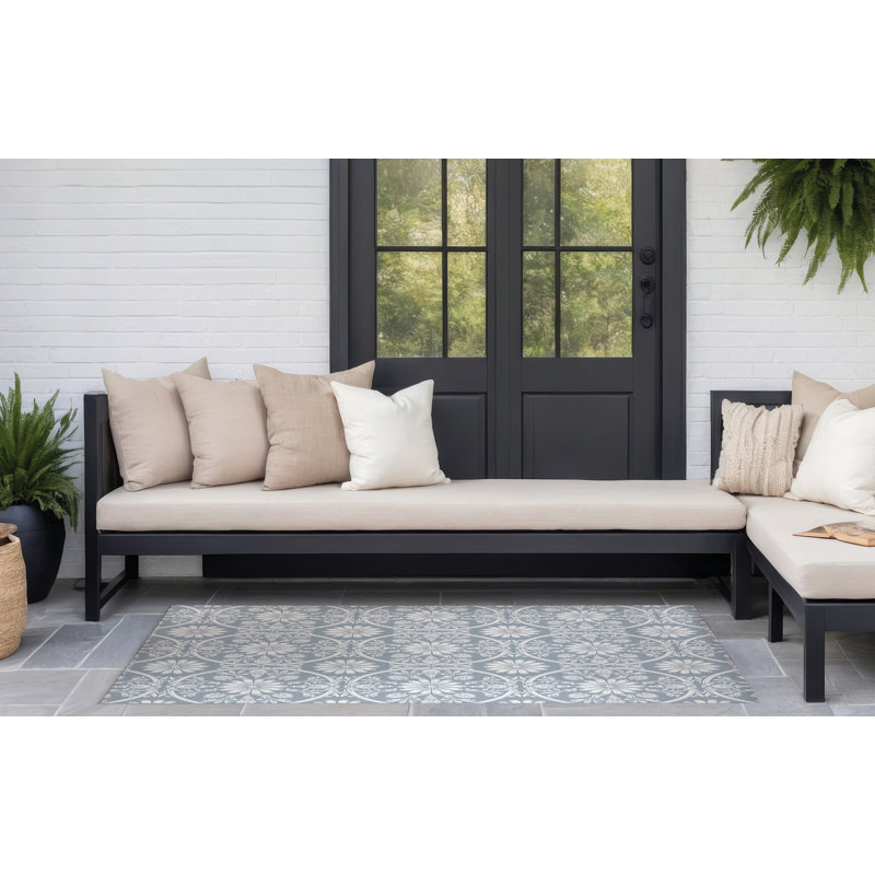 Daisy Tile Outdoor Area Rug, Rectangle 4' x 6'