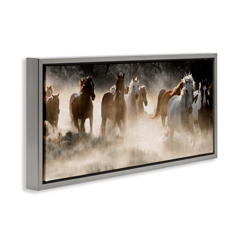 Troupeau de chevaux au galop, Cadre flottant gris lustré, H 11 po x l 25 po