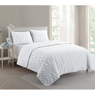 Shore Microfiber 3 Piece Quilt Set