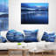 Coussin bleu foncé Sea with Pier Remains