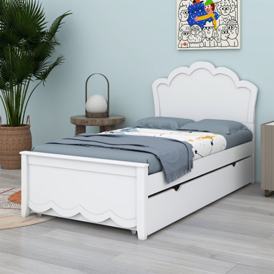 Moqadis Panel Bed