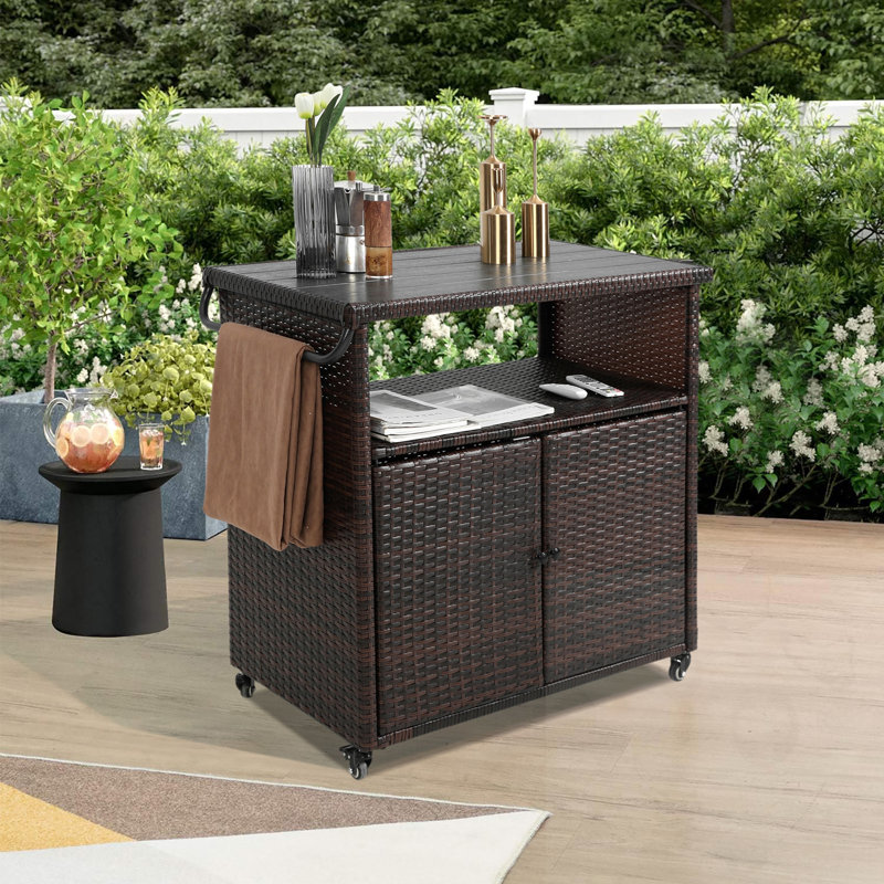 Chariot-bar roulant sur roulettes pour l'extérieur