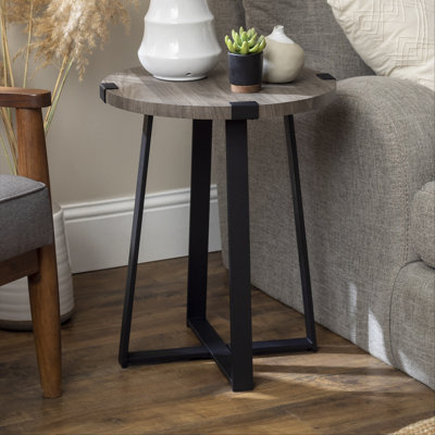 Table de bout à pieds croisés de 22 po Paramus