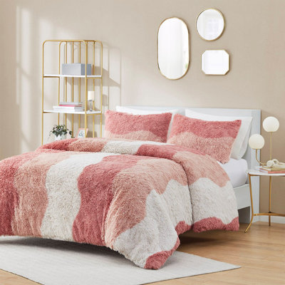 Luxurious Shaggy Faux Fur Comforter Set, Plush Microfiber Reversible Bedding with Tonal Wave Design & Hypoallergenic Fill