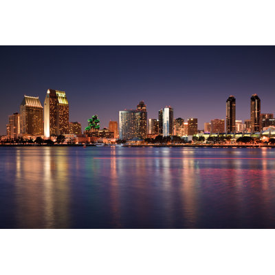 «Christan San Diego Skyline On Canvas» par Skinman, photographie