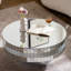 Table basse de luxe à miroir rond avec accents en diamant écrasé et bordure en cristal argenté, parfaite pour les salons glamour modernes