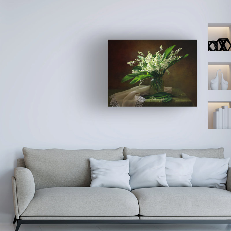 Art sur toile, "Tatyana bolor" avec un bouquet de lys de la vallée, H 14 po x l 19 po
