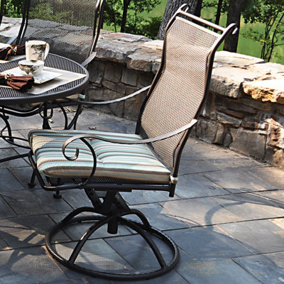 Chaise de patio pivotante Urias